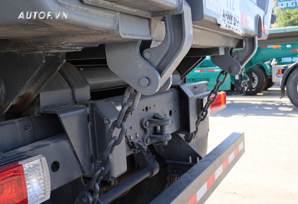 Xe ben Chenglong 4 chân H7 390HP Thùng U 15 Khối (Cầu Dầu)